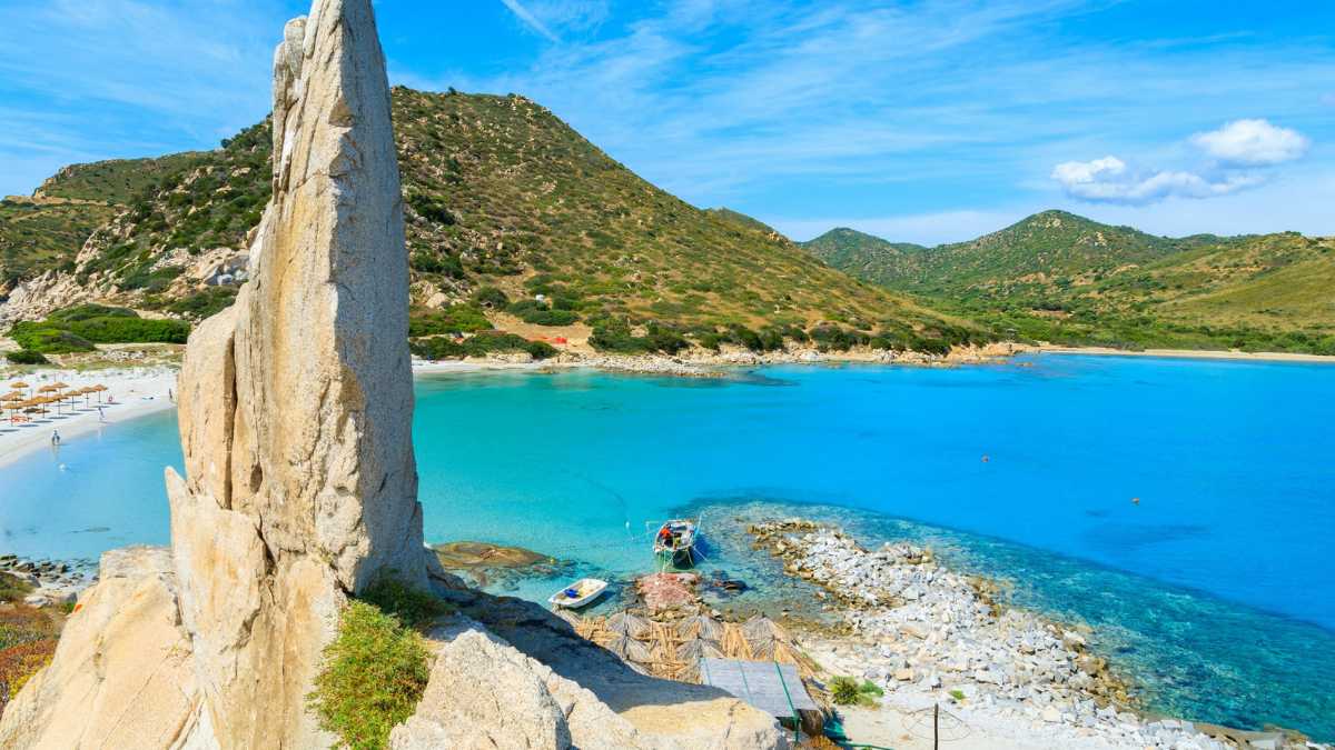 Punta Molentis a Villasimius: cosa aspettarsi dalla spiaggia più iconica